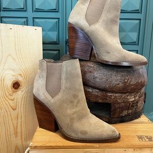 Women's Tan Ankle Block Heel Boots